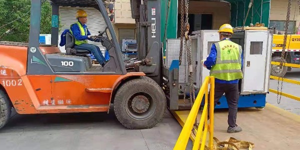 善于利用搬遷設(shè)備提高設(shè)備搬運工作效率