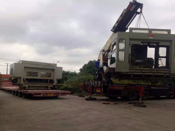 大型臥式加工中心吊裝搬運(yùn)